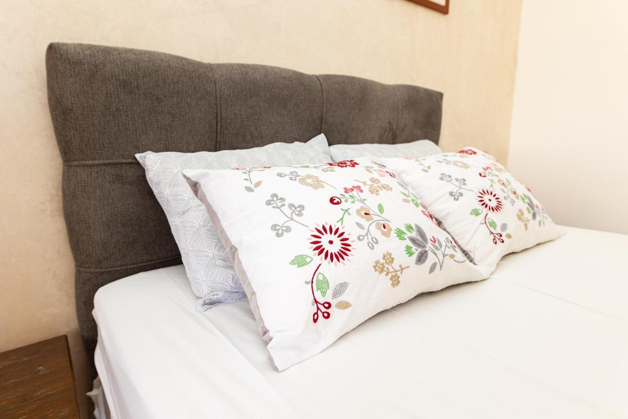 Ugi House - City Center Beograd Bagian luar foto