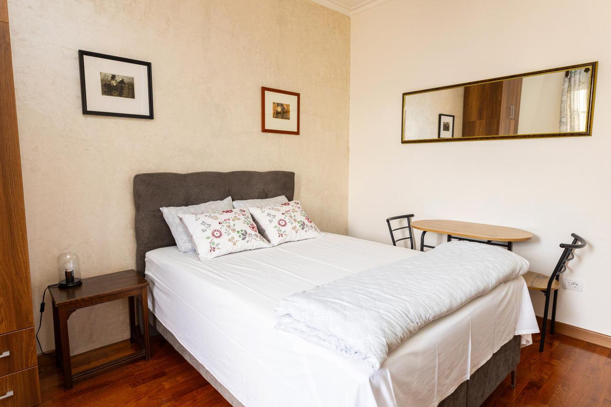 Ugi House - City Center Beograd Bagian luar foto